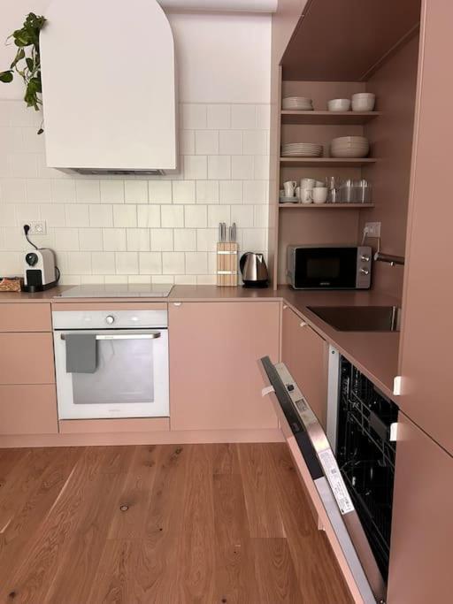 Apartment Zwirn, Free Parking, 24/7 Access Bratislava Exterior foto